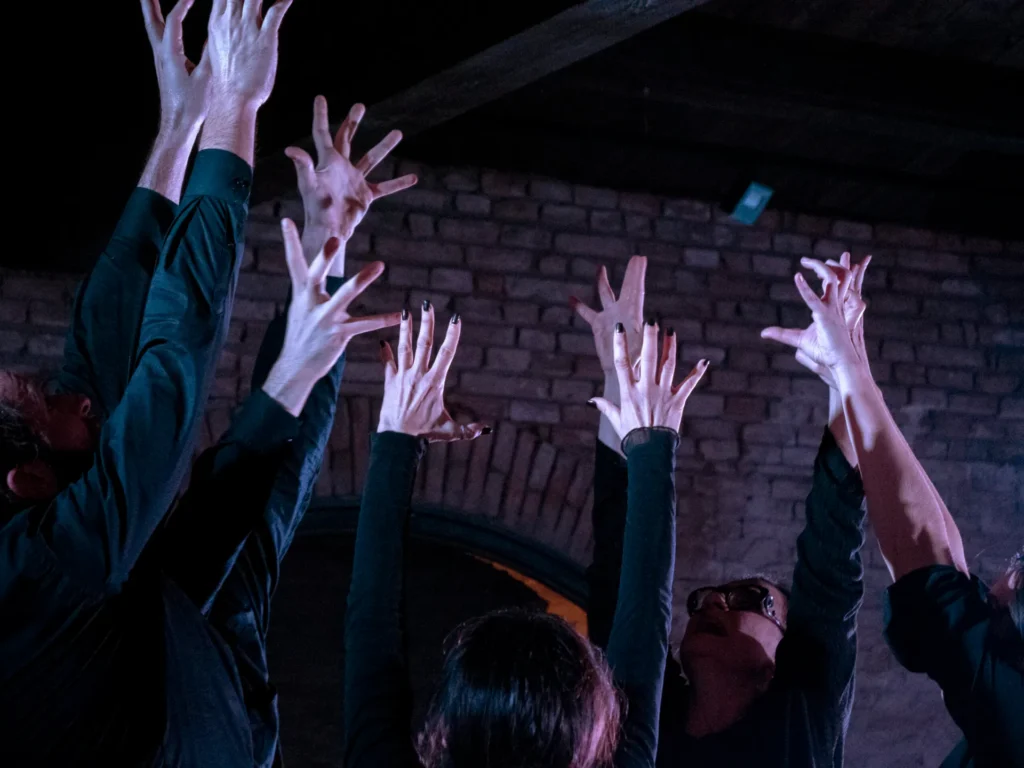 Era Dante, spettacolo di teatro danza della Compagnia cambiaMENTI teatro ispirato all’Inferno di Dante