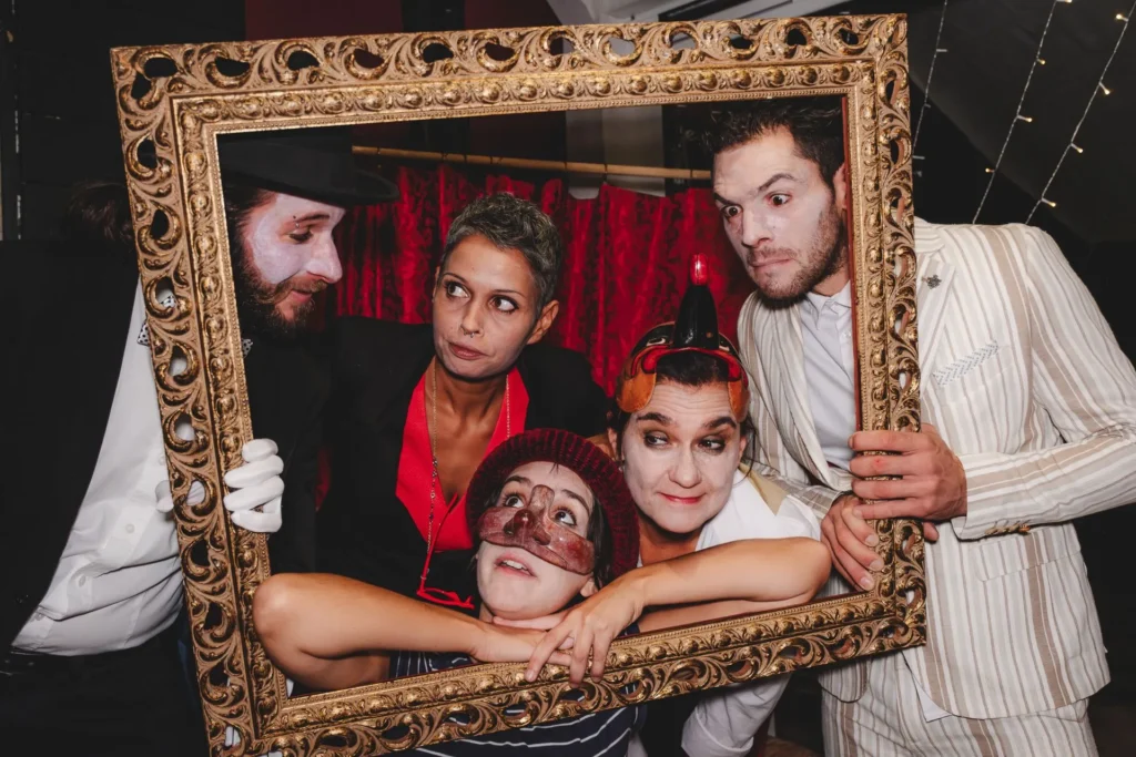 Lasciateci Divertire!, spettacolo comico e di maschera della Compagnia cambiaMENTI teatro
